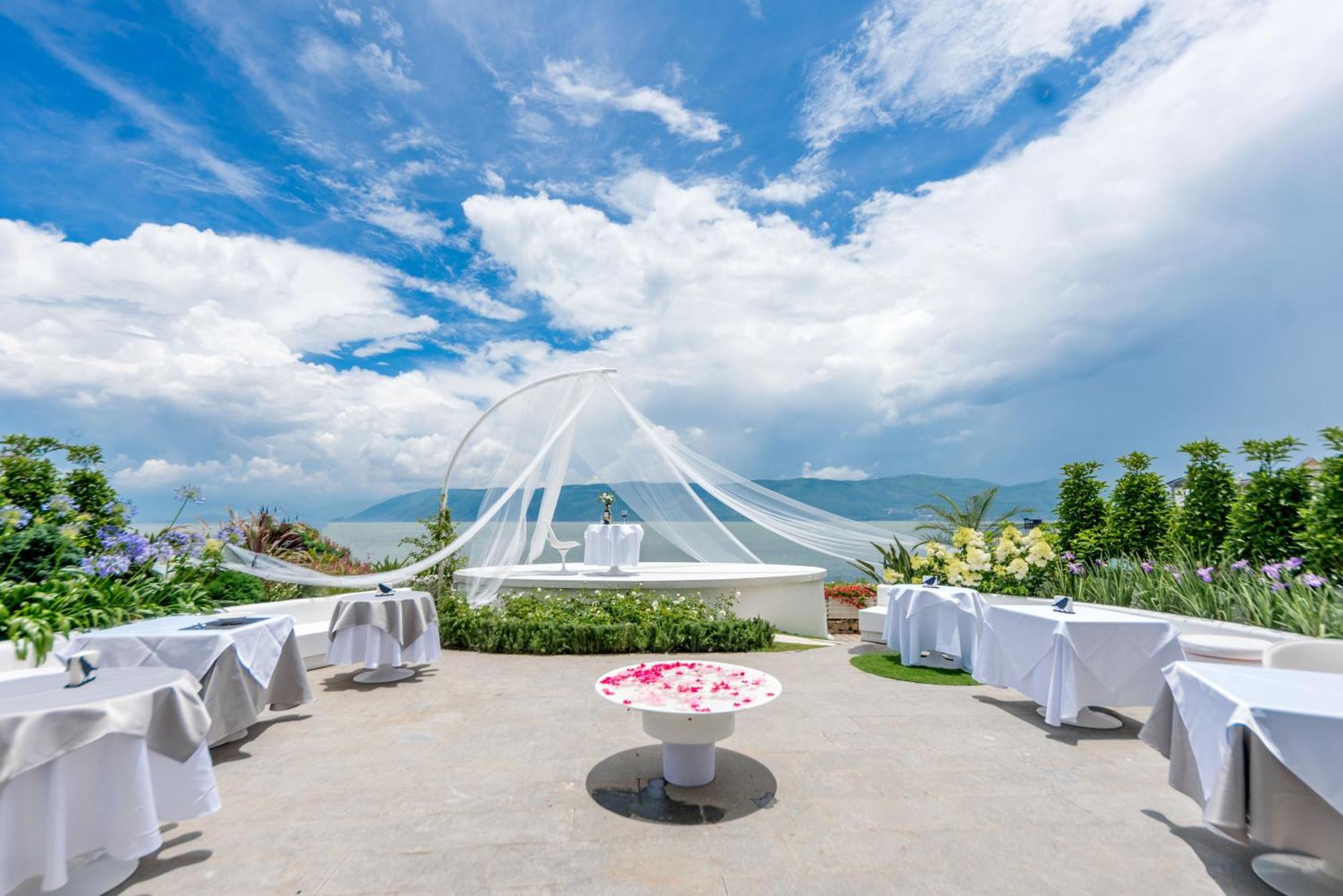 Dali Nest Secret Garden Lake View Inn Buitenkant foto